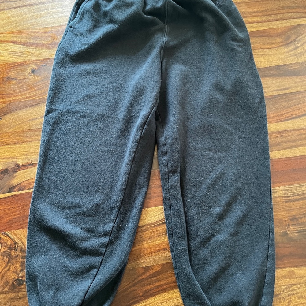 Hollister baggy women’s sweatpants Black size Small